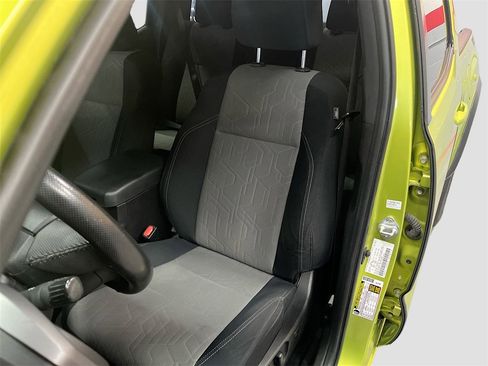 Used 2023 Toyota Tacoma TRD Off-Road image 18