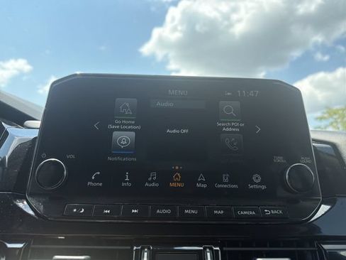 Used 2025 Nissan Pathfinder SL AWD/4WD image 34