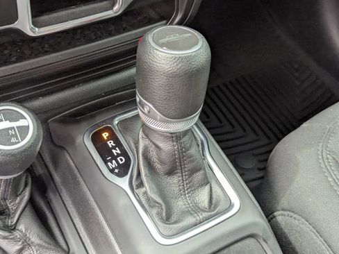 Used 2021 Jeep Gladiator Sport AWD/4WD image 28