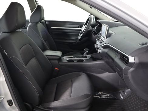 Used 2022 Nissan Altima 2.5 SV FWD image 18