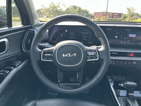 Used 2024 Kia Sorento SX AWD/4WD image 23