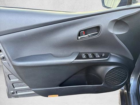 Used 2016 Toyota Prius Three image 10