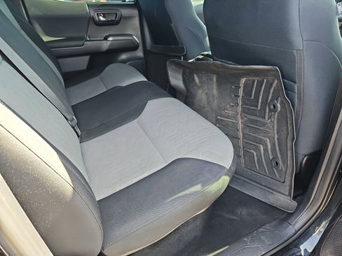 Used 2021 Toyota Tacoma TRD Off-Road w/ Technology Package image 11