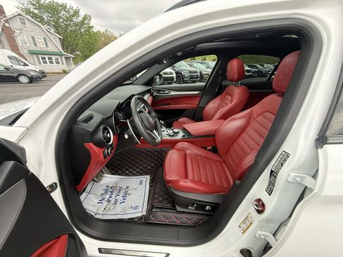 Used 2019 Alfa Romeo Stelvio Ti Sport w/ Quick Order Package 22S Sport AWD/4WD image 15