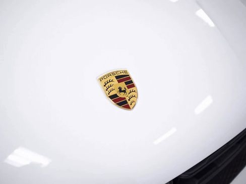 Certified 2025 Porsche Macan image 34