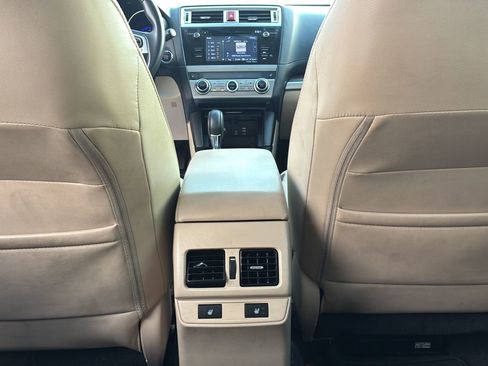 Used 2017 Subaru Outback 3.6R Limited image 15