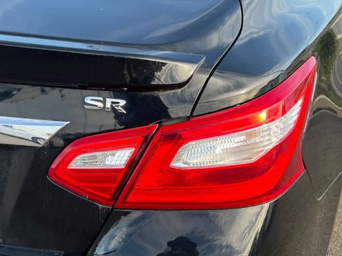 Used 2016 Nissan Altima 2.5 SR w/ LED Appearance Package FWD image 18