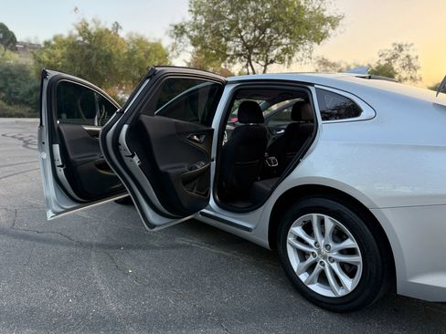 Used 2018 Chevrolet Malibu LT w/ Driver Confidence Package image 24
