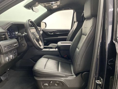 Used 2024 GMC Yukon Denali w/ Advanced Technology Package image 13