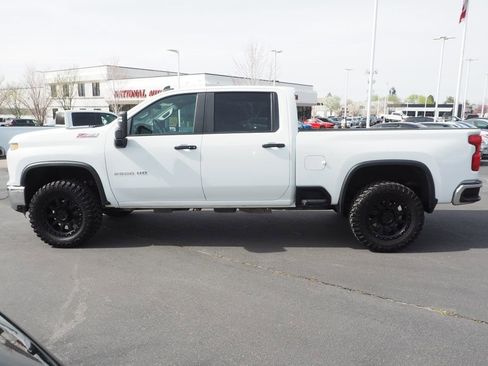 Used 2023 Chevrolet Silverado 2500 LT w/ Convenience Package image 4