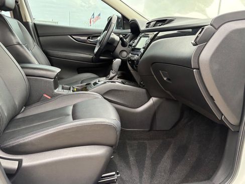 Certified 2022 Nissan Rogue Sport SL AWD/4WD image 41