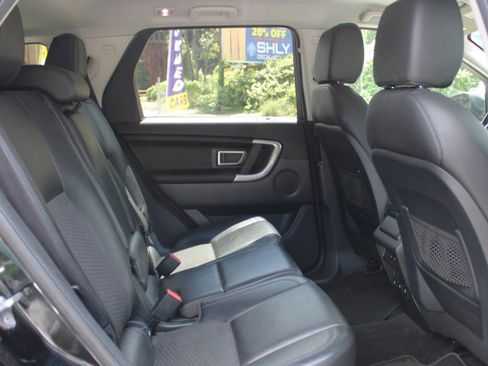 Used 2017 Land Rover Discovery Sport SE image 30