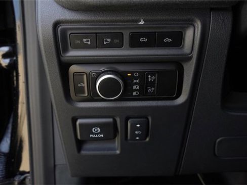 Used 2023 Ford F150 Lightning Lariat image 20