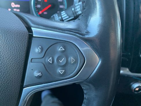 Used 2020 Chevrolet Traverse RS image 34