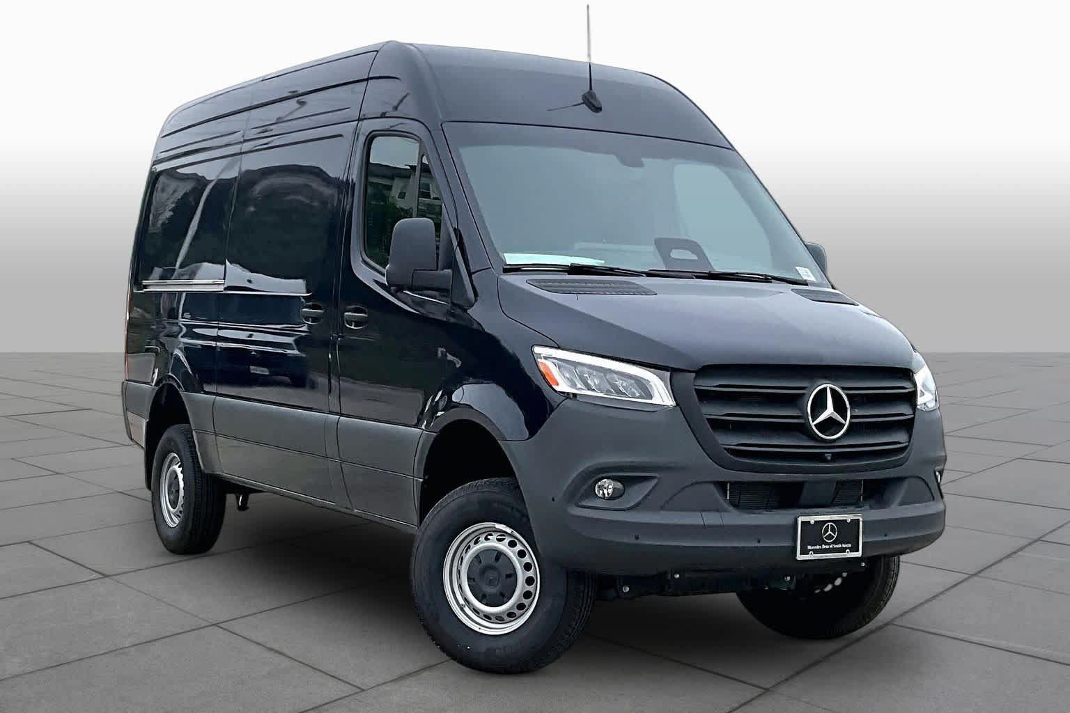 Used 2025 Mercedes-Benz Sprinter 2500 image 2