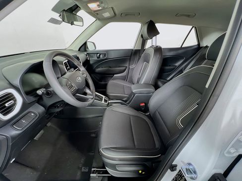 New 2026 Hyundai Venue SEL image 18