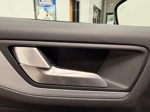 Used 2025 Ford Escape Platinum AWD/4WD image 20