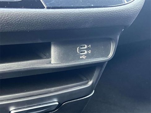 New 2026 Chrysler Pacifica Select image 17