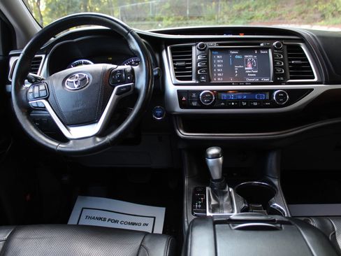 Used 2016 Toyota Highlander Limited Platinum image 22