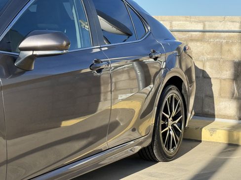 Used 2024 Toyota Camry SE image 8