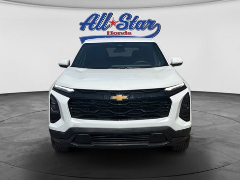 Used 2026 Chevrolet Equinox LT AWD/4WD image 2