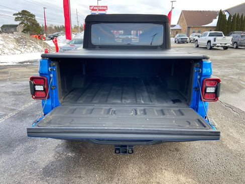 Used 2024 Jeep Gladiator Rubicon w/ Safety Group image 17