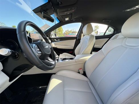 Used 2025 Genesis G70 2.5T image 29