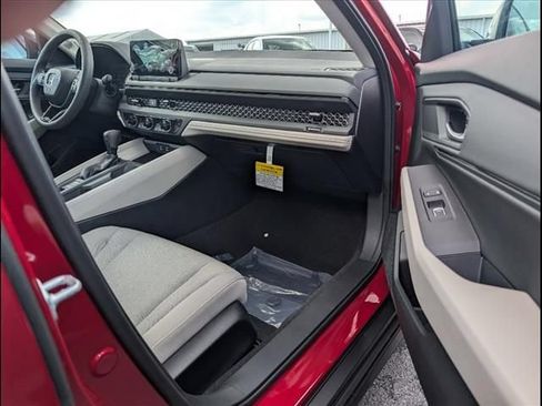 Used 2025 Honda Accord SE image 23
