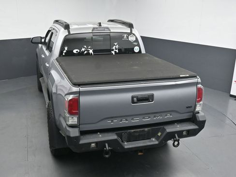 Used 2021 Toyota Tacoma TRD Off-Road AWD/4WD image 15