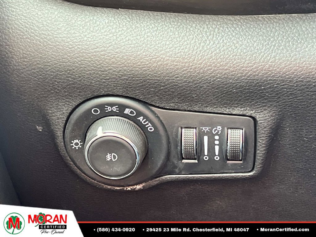 Used 2025 Jeep Compass Limited AWD/4WD image 25