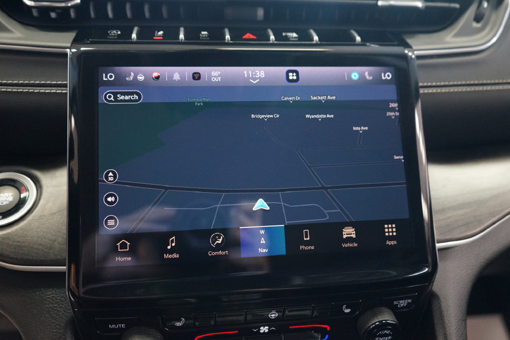 Used 2023 Jeep Grand Cherokee Limited AWD/4WD image 8