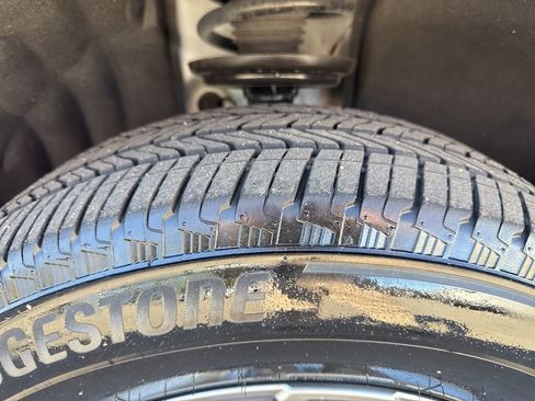 Used 2025 GMC Acadia Elevation image 35