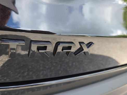 Used 2024 Chevrolet Trax RS w/ Sunroof Package FWD image 31