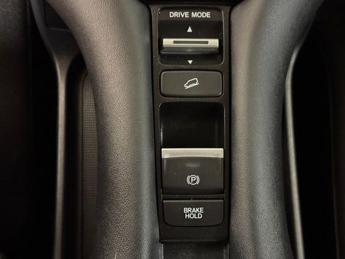 Used 2025 Honda HR-V LX image 30