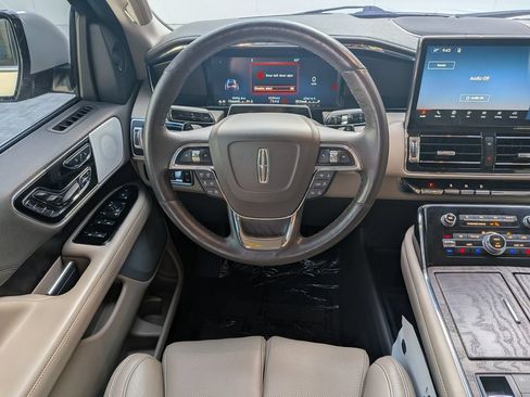 Certified 2024 Lincoln Navigator L Reserve AWD/4WD image 18