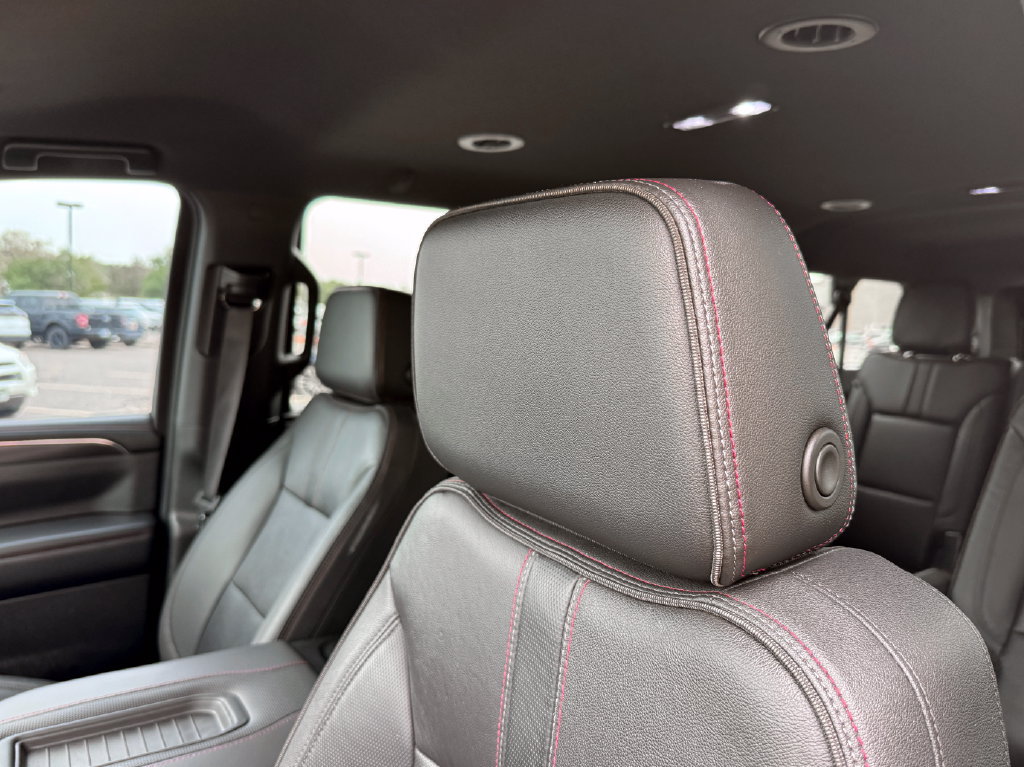 Used 2023 Chevrolet Suburban RST w/ Luxury Package AWD/4WD image 24