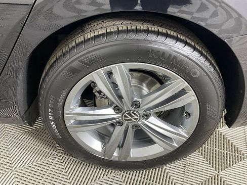 Used 2024 Volkswagen Jetta SE image 9