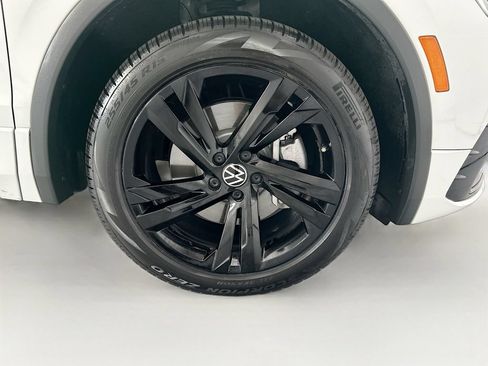 Used 2024 Volkswagen Tiguan SE R-Line FWD image 30