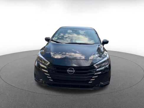 Used 2025 Nissan Versa SV image 2