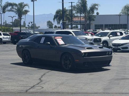 Used 2021 Dodge Challenger SRT Hellcat w/ Plus Package RWD image 3