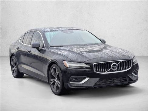 Used 2019 Volvo S60 T5 Inscription image 3