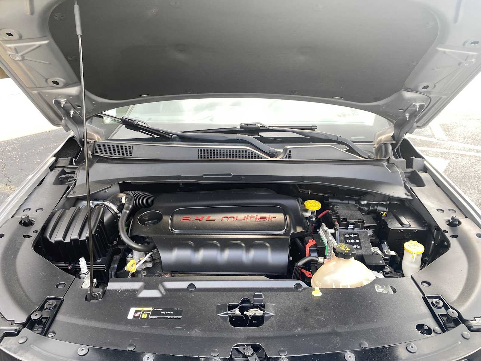 Used 2018 Jeep Compass Latitude w/ Popular Equipment Group AWD/4WD image 6