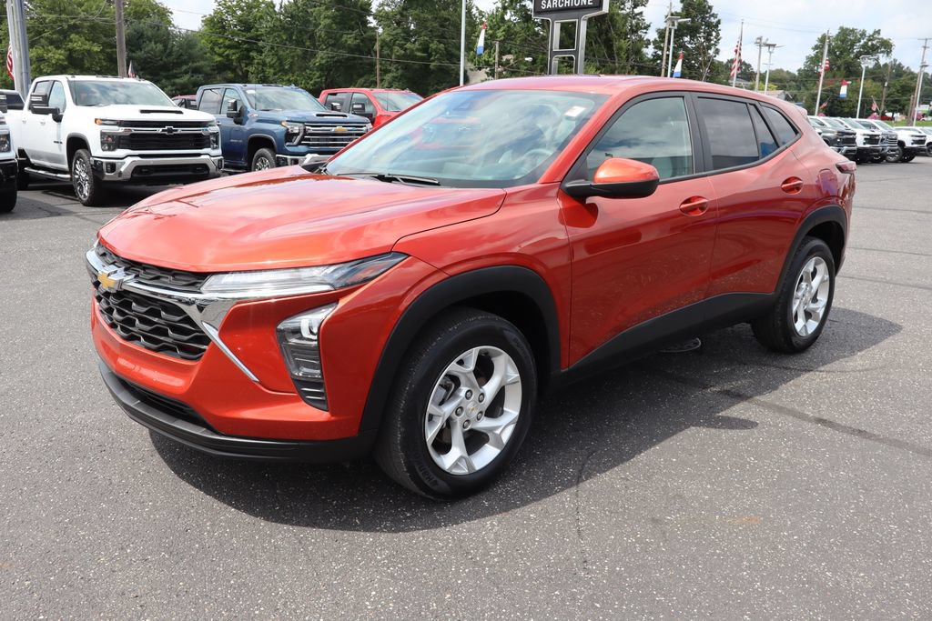 Used 2024 Chevrolet Trax LS w/ LS Convenience Package FWD image 27