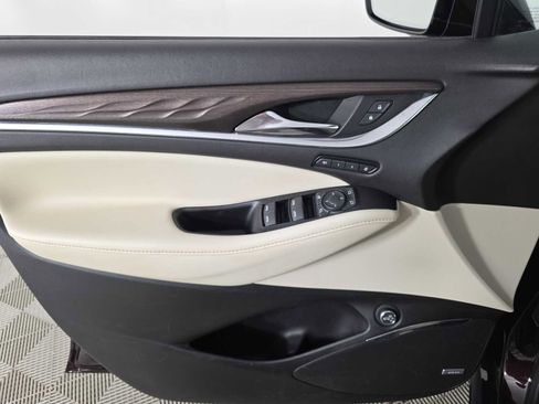 Used 2023 Buick Enclave Avenir w/ Avenir Technology Package image 28