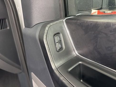 Used 2025 Ford F250 Lariat w/ Lariat Ultimate Package image 29