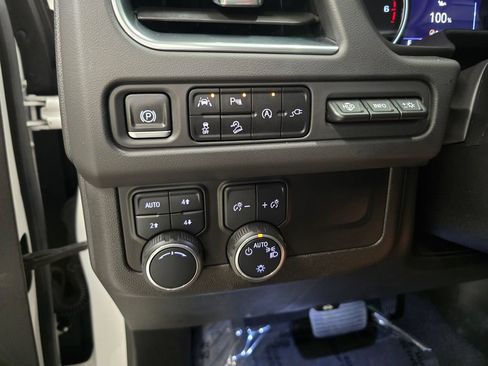 Used 2021 Chevrolet Tahoe High Country AWD/4WD image 30