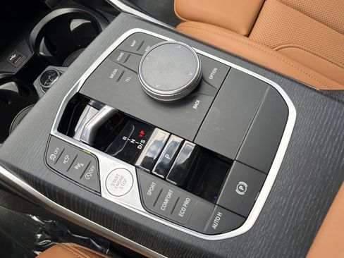 New 2025 BMW 330i Sedan w/ Convenience Package RWD image 30