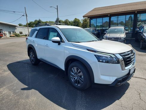 New 2025 Nissan Pathfinder SV image 1