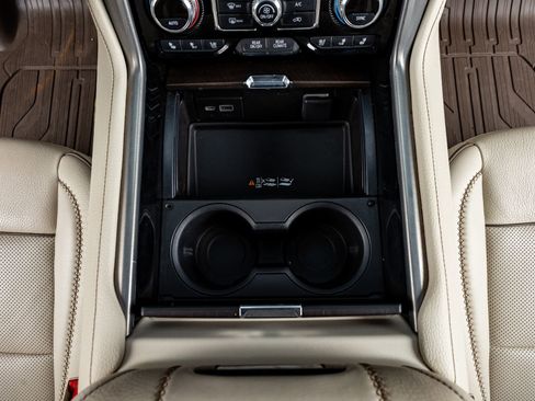 Used 2021 GMC Yukon Denali w/ Denali Premium Package image 29