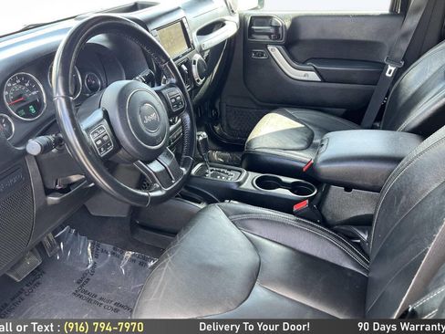 Used 2018 Jeep Wrangler Unlimited Rubicon w/ Connectivity Group AWD/4WD image 13